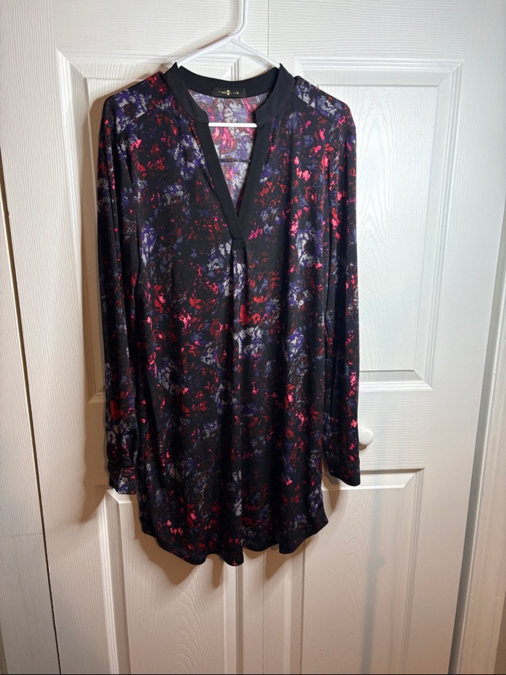 Black Floral V-Neck Long Sleeve Tunic Dress